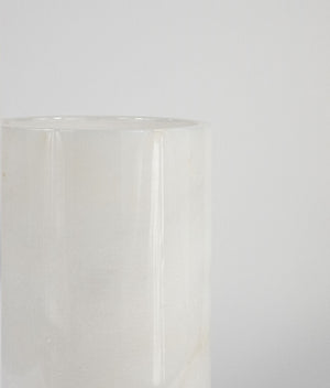 
                  
                    ASAYA Vase aus Marmor
                  
                